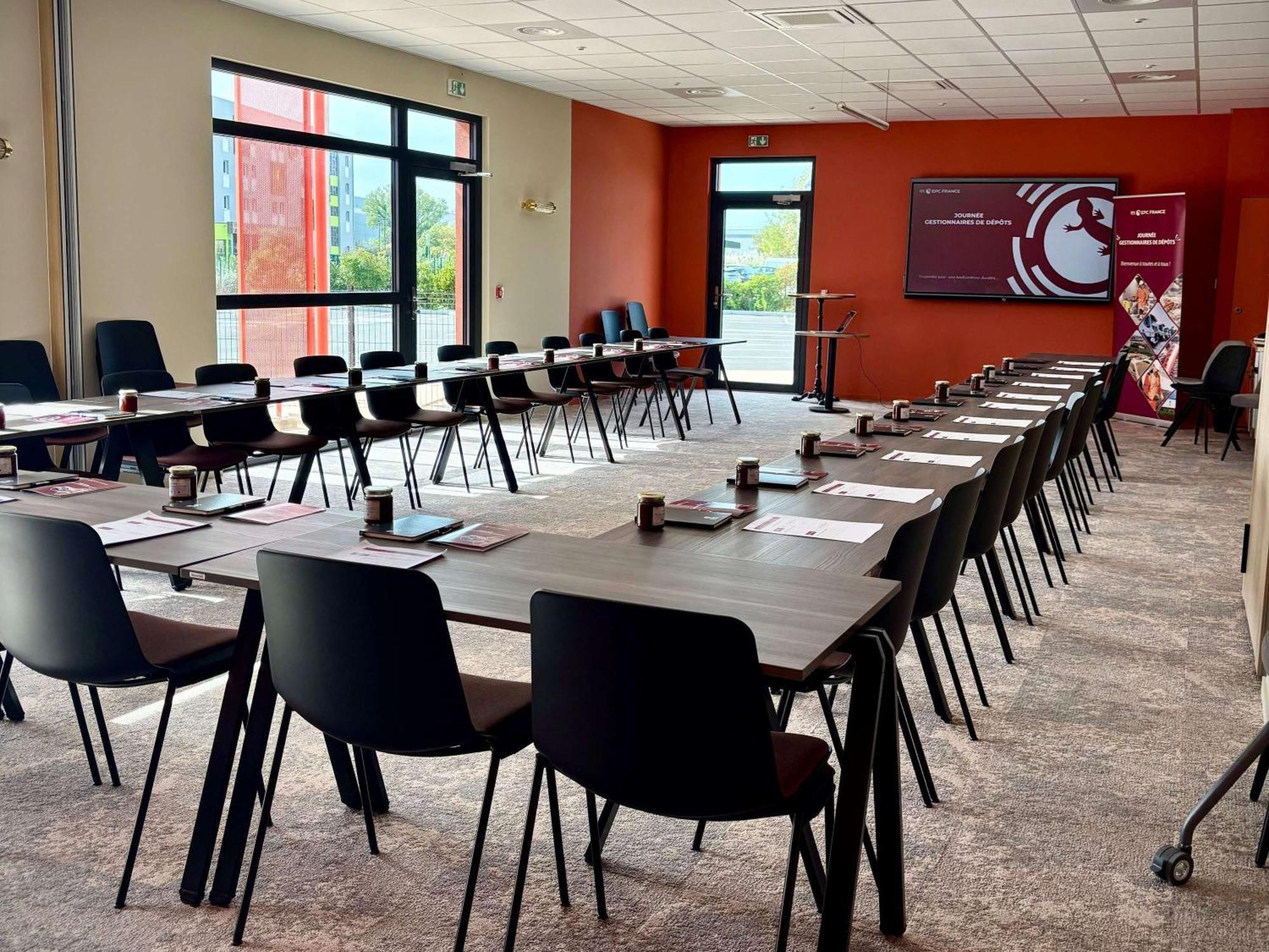 Aparthotel Adagio Access Porte De Camargue แซ็ง-มาร์ตอง-เดอ-ครูว์ ภายนอก รูปภาพ