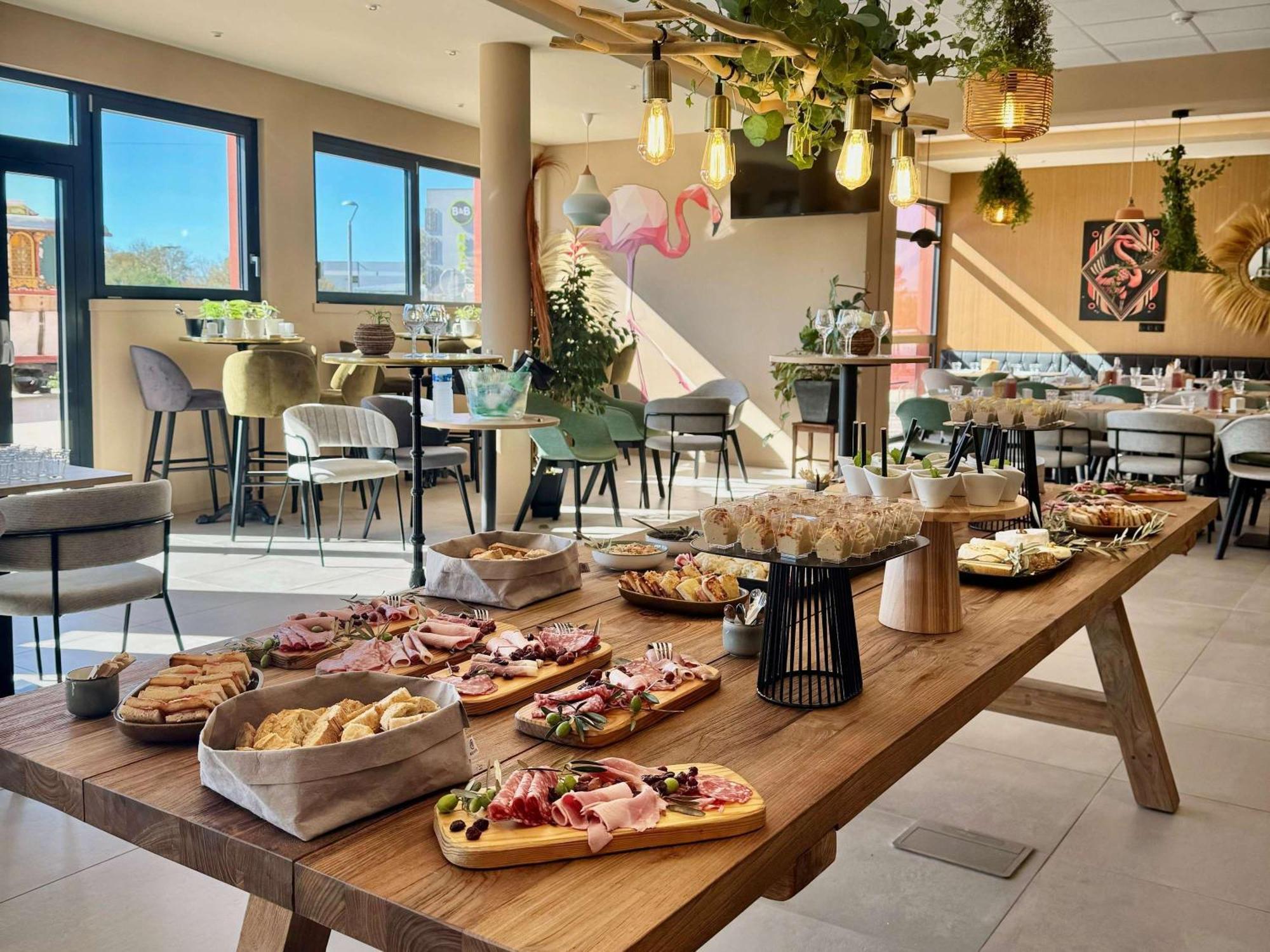 Aparthotel Adagio Access Porte De Camargue แซ็ง-มาร์ตอง-เดอ-ครูว์ ภายนอก รูปภาพ
