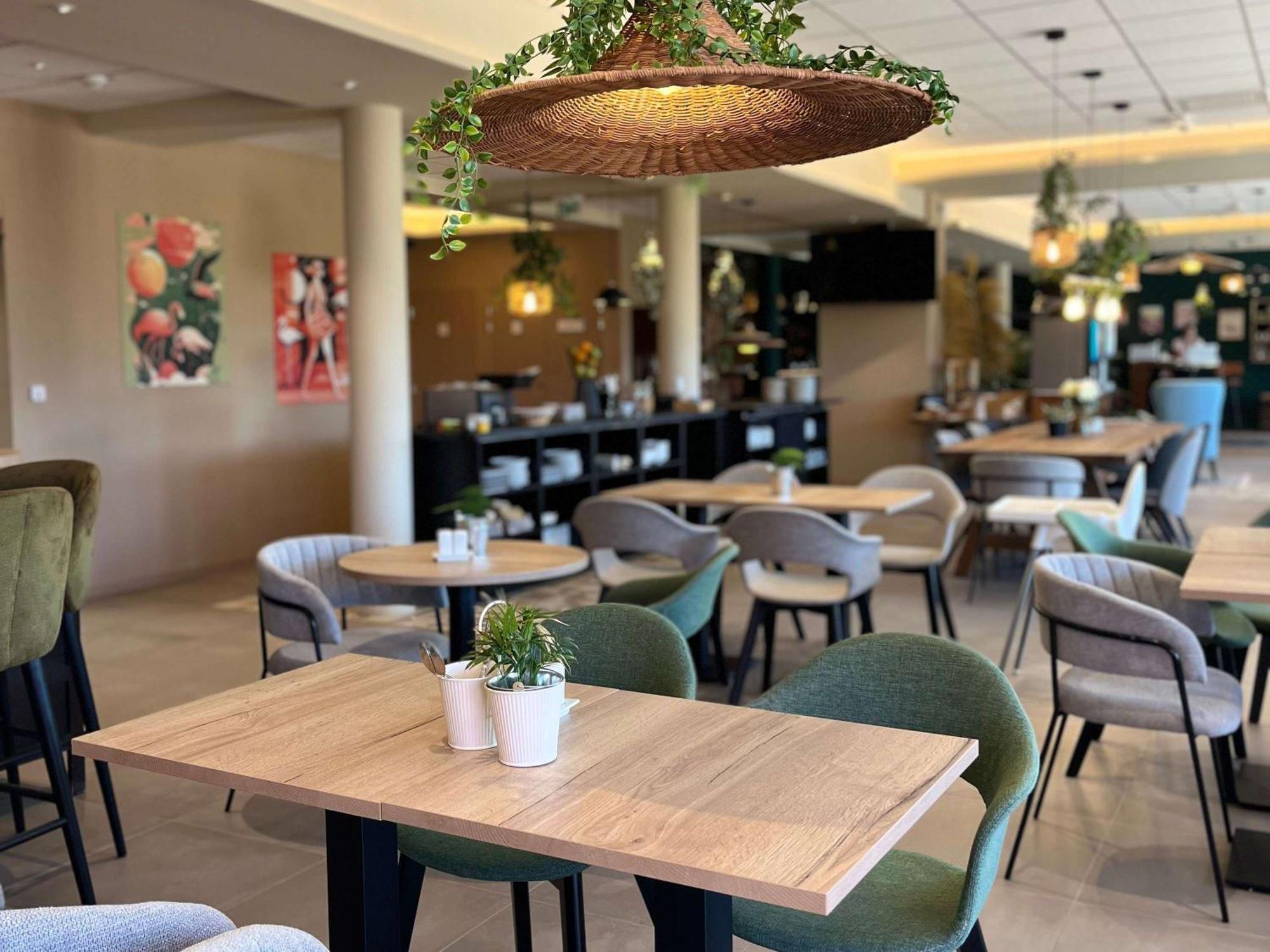 Aparthotel Adagio Access Porte De Camargue แซ็ง-มาร์ตอง-เดอ-ครูว์ ภายนอก รูปภาพ