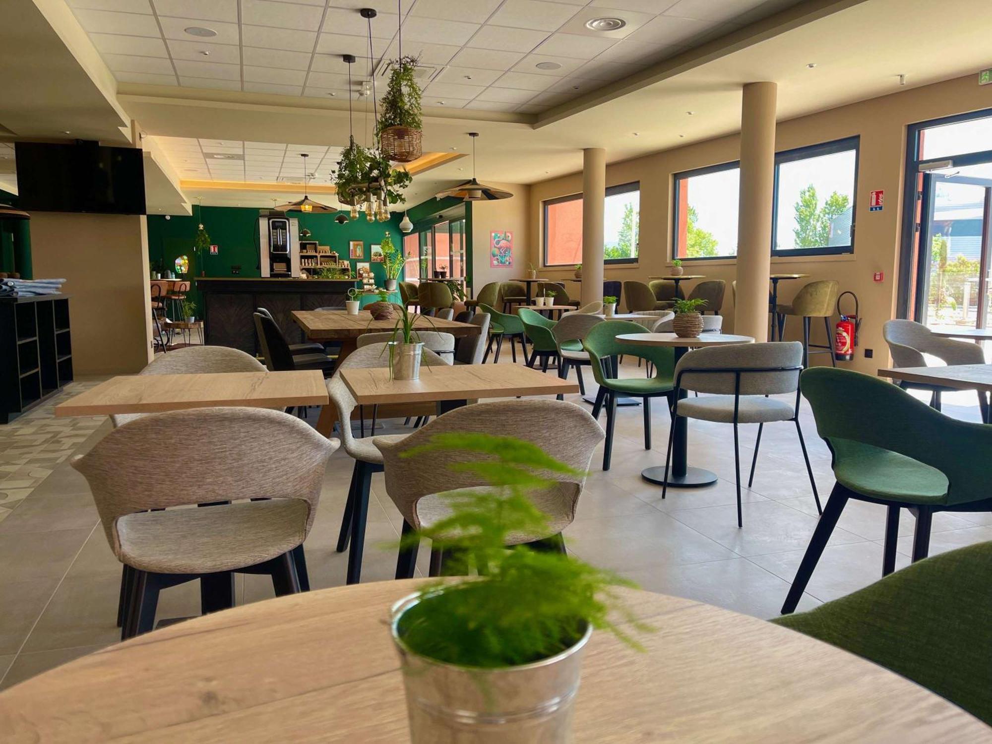 Aparthotel Adagio Access Porte De Camargue แซ็ง-มาร์ตอง-เดอ-ครูว์ ภายนอก รูปภาพ